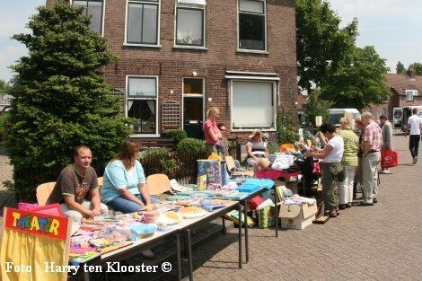17-06-2009_wijkfeest_flasakkers_rommelmarkt_indische_buurt_1.jpg